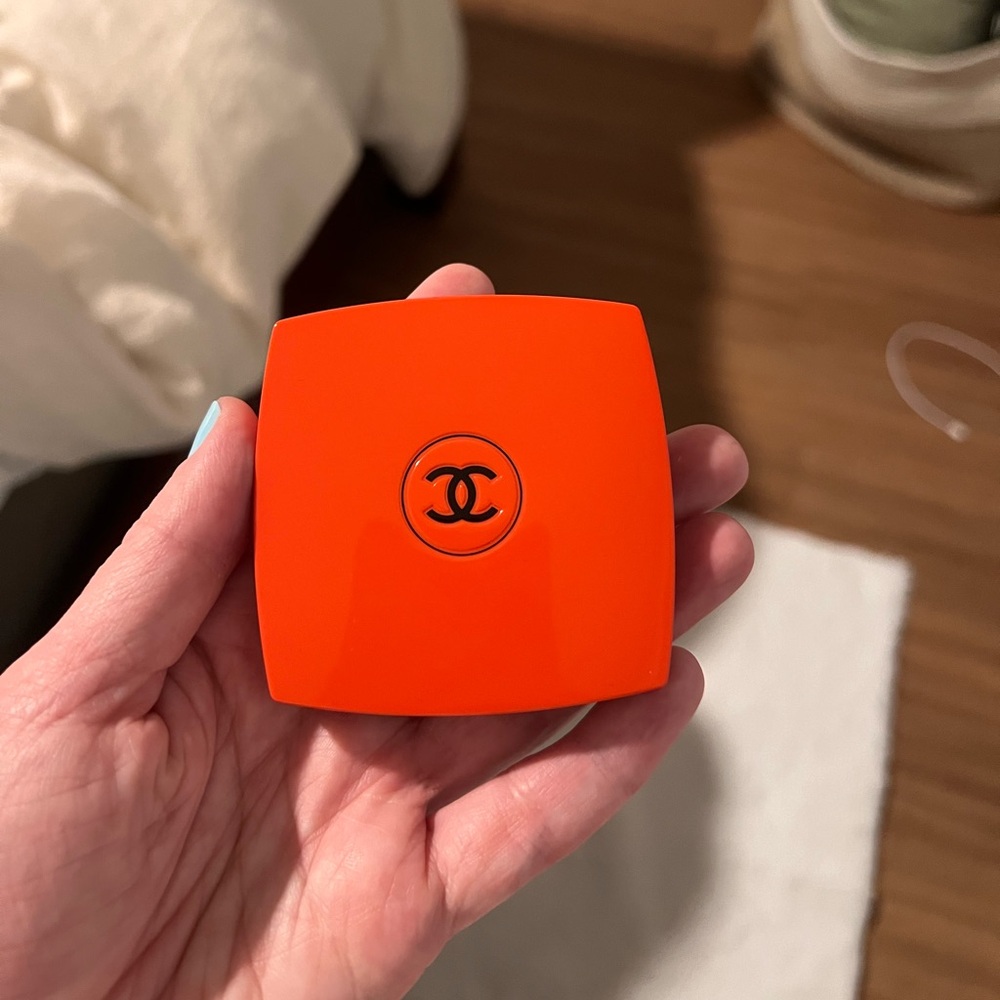 NEW IN BOX CHANEL Mirror Double Facettes🧡